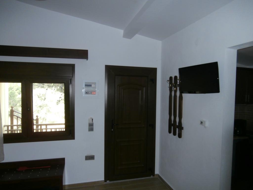 Villa Barouti Koinira Habitación foto