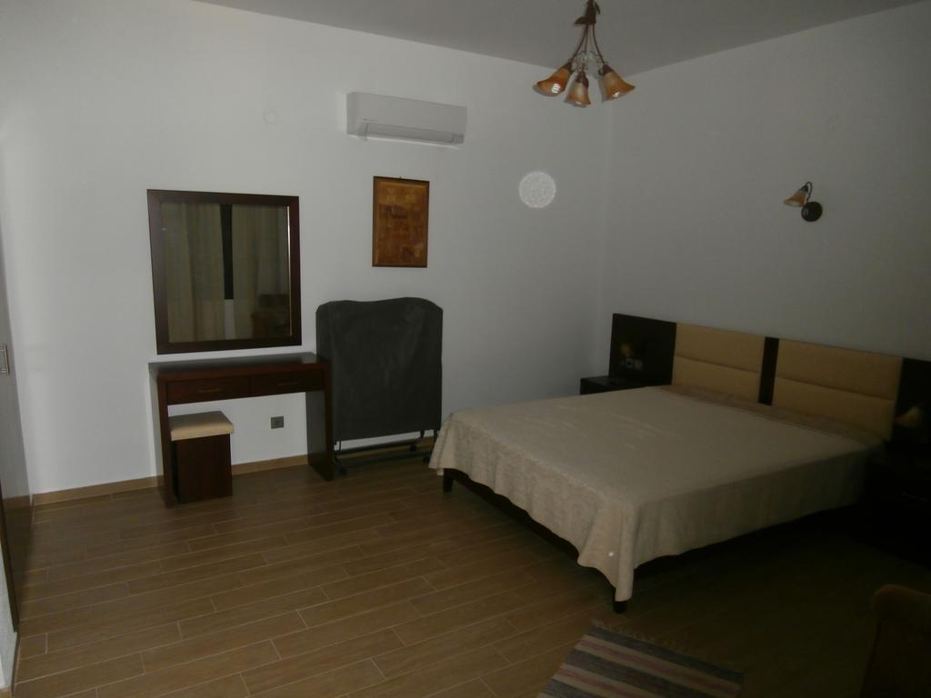 Villa Barouti Koinira Habitación foto